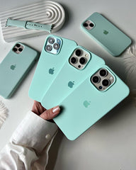 Gemstone Green iPhone Silicone Cover – Soft Touch, Anti-Slip & Stylish Protection for iPhone 15 Pro Max