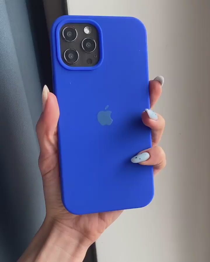 Abyss Blue iPhone Silicone Cover – Soft Touch, Anti-Slip & Stylish Protection for iPhone 14