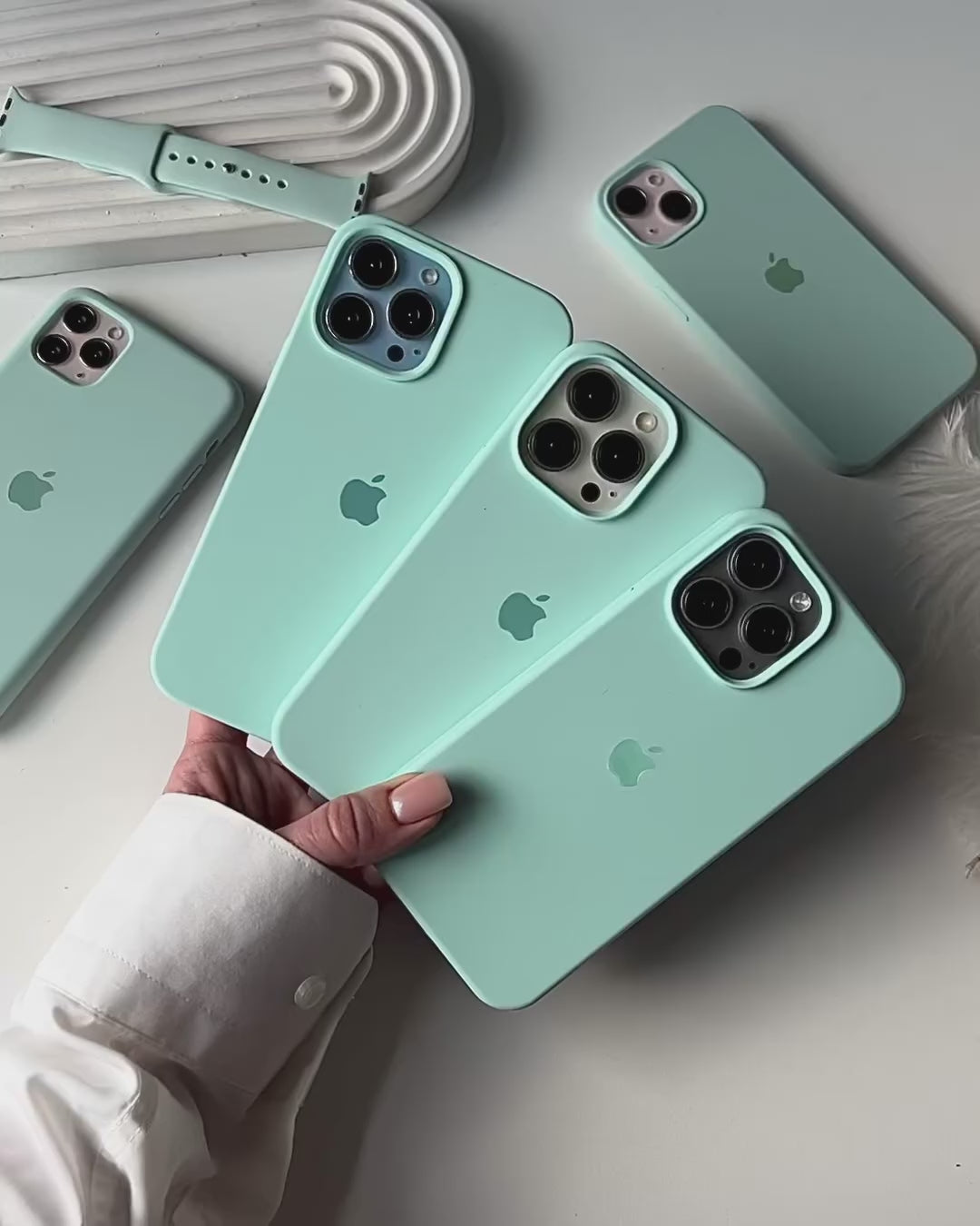 Gemstone Green iPhone Silicone Cover – Soft Touch, Anti-Slip & Stylish Protection for iPhone 14 Pro
