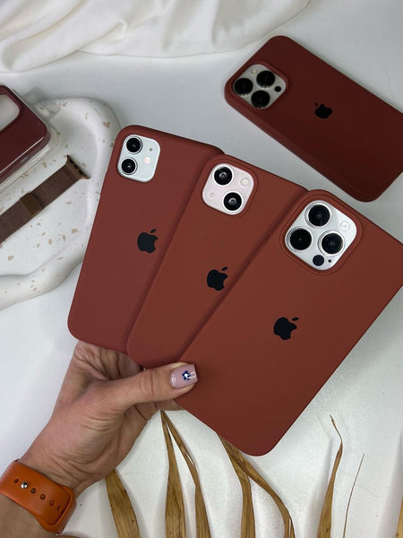 Brown iPhone Silicone Cover – Soft Touch, Anti-Slip & Stylish Protection for iPhone 14 Plus